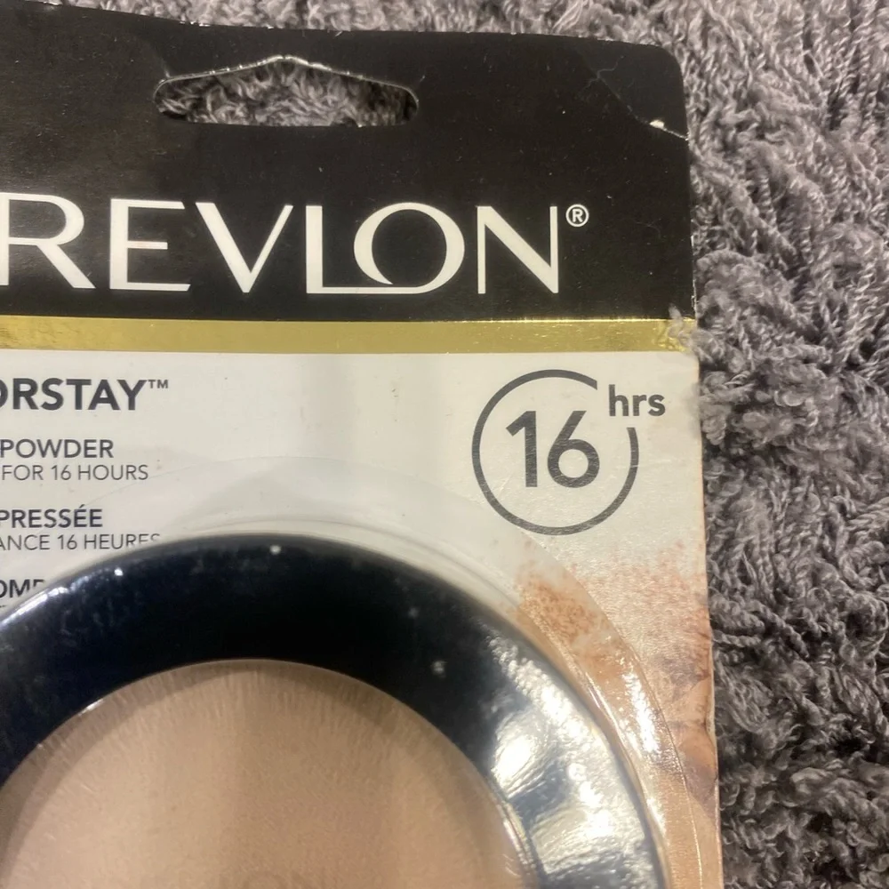 Revlon ColorStay Pressed Powder - Light Pale (820)